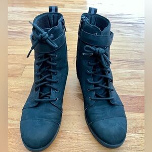 Lace-Up/Zip-Up Cushioned Ankle Boots
